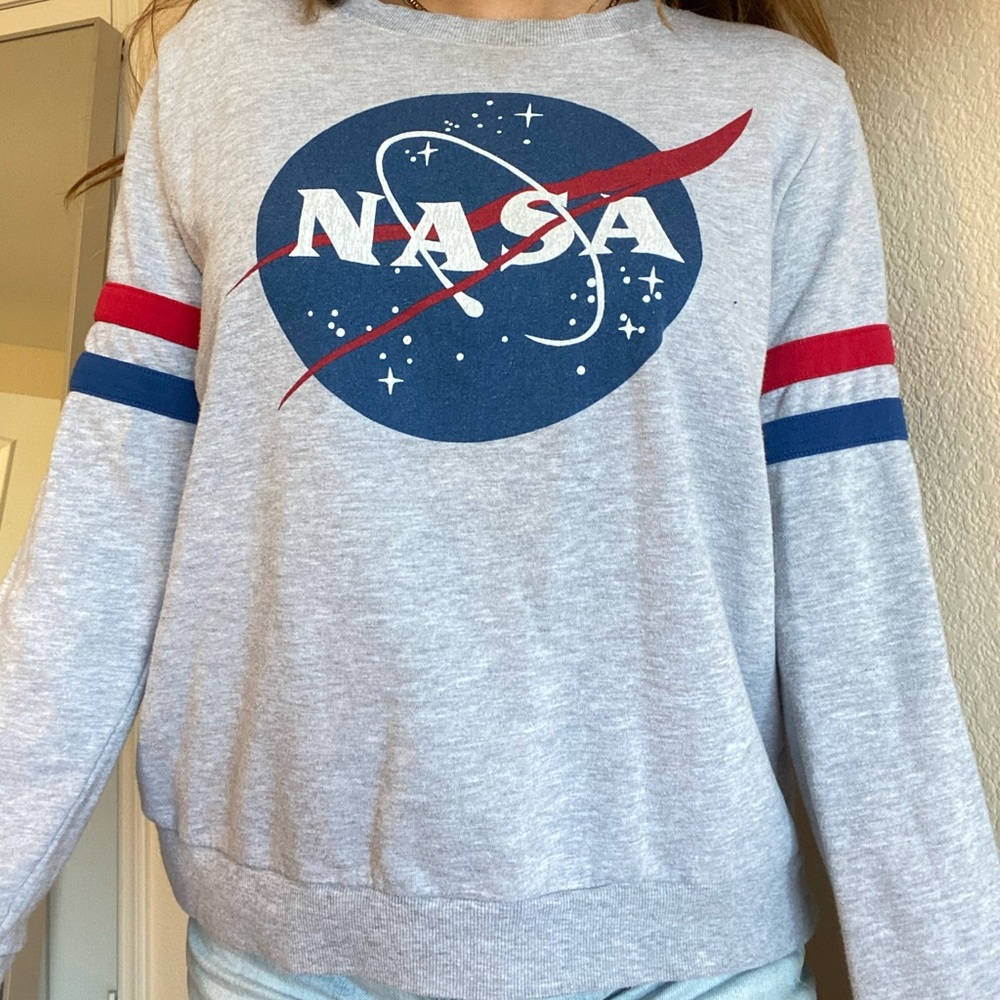 NASA CREWNECK SWEATER